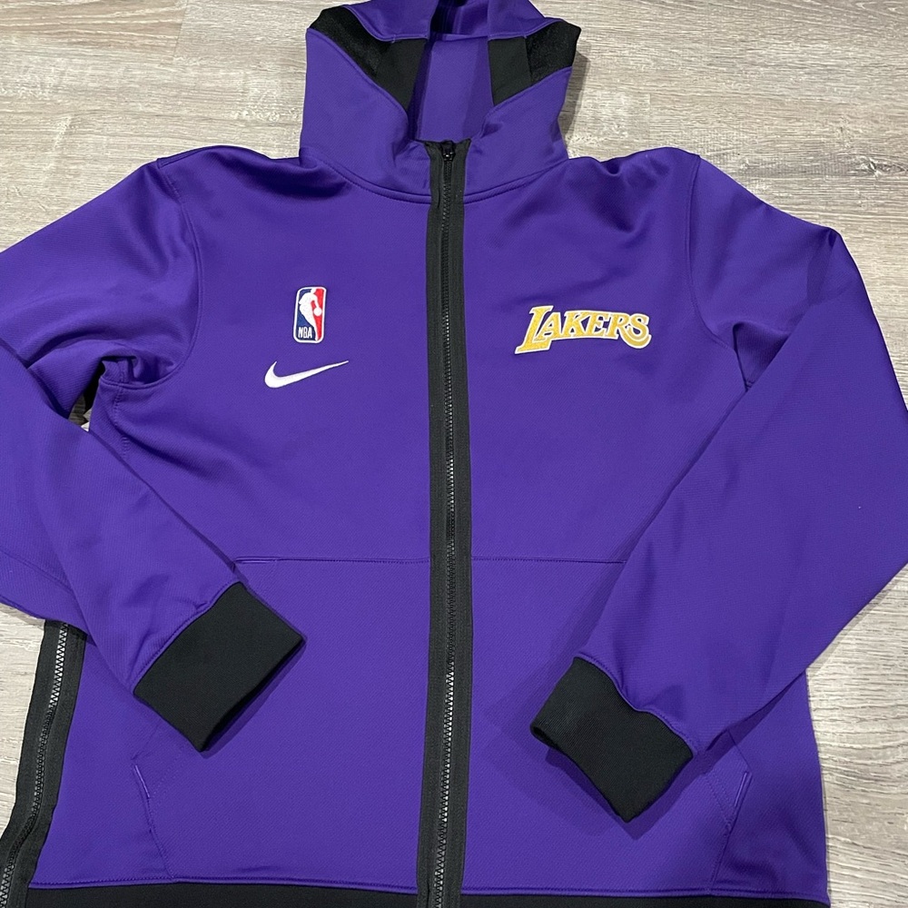 Nike Lakers Purple Black Jacket Sporty Design